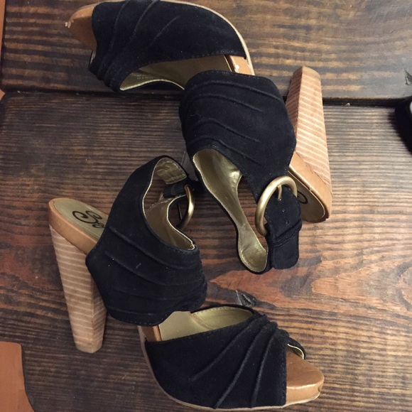 Seychelles Shoes - Seychelles black velvet open toe heels sz 6